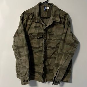 Mens’ H&M Camouflage Shirt/Jacket Size XL